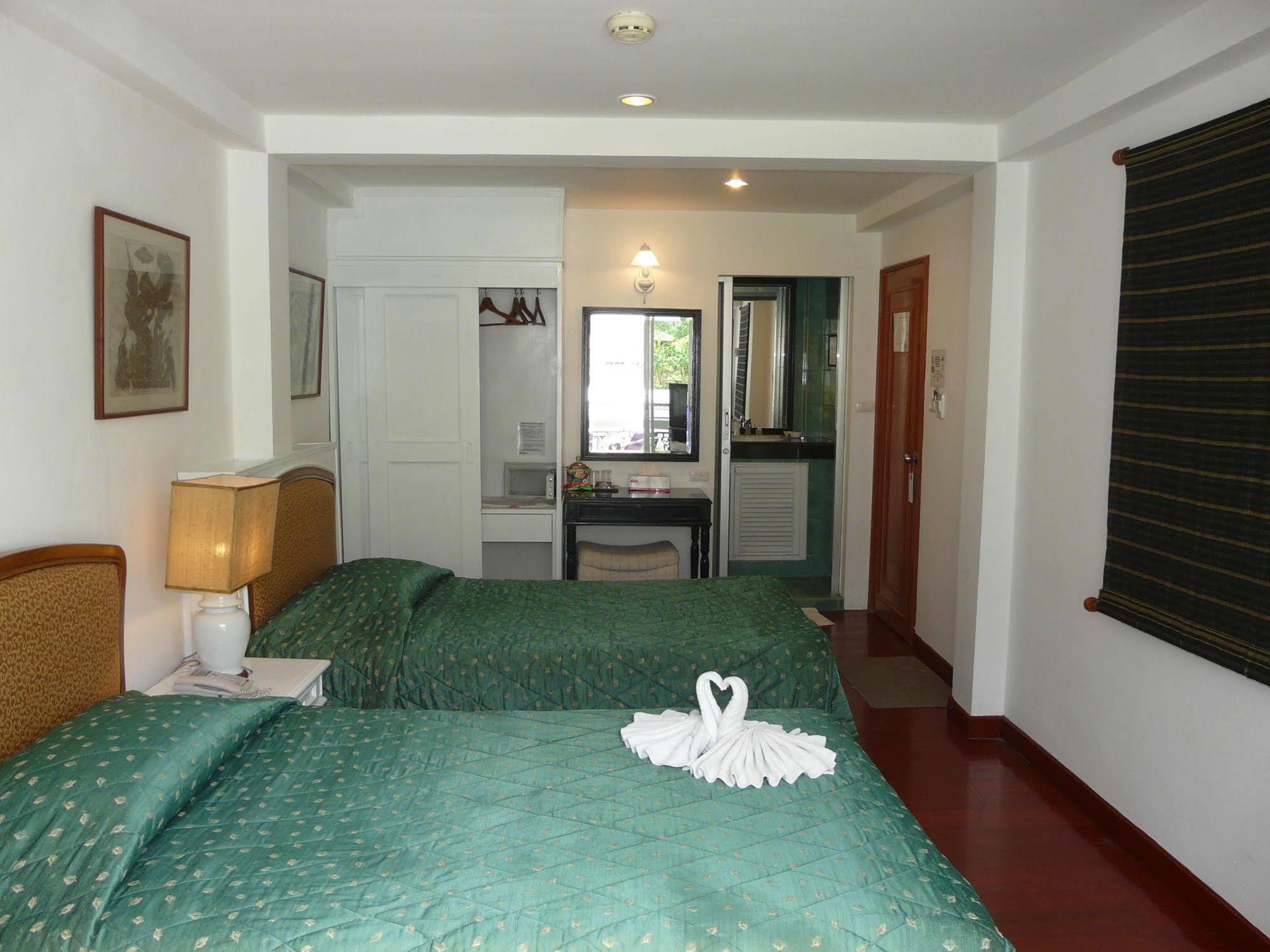 Orchid Hotel&Spa Kalim Bay Patong Exterior foto